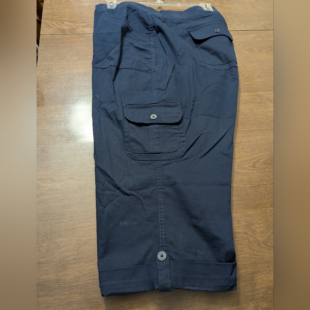 Gloria Vanderbilt Capris, Navy Blue, Size 22W,